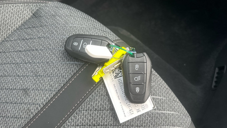 Peugeot 208 1.2 Hybrid 110 Allure 5dr e-DSC6 Petrol Hatchback